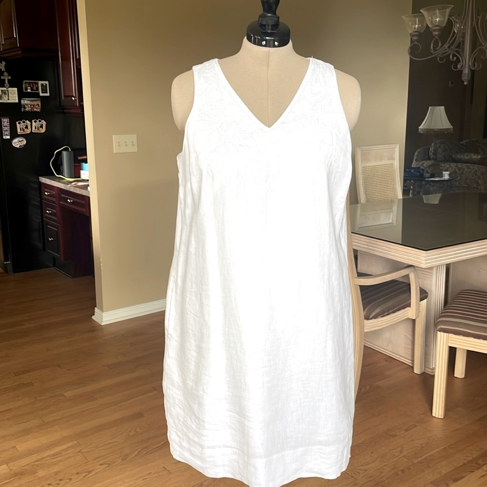 Ladies sleeveless dress